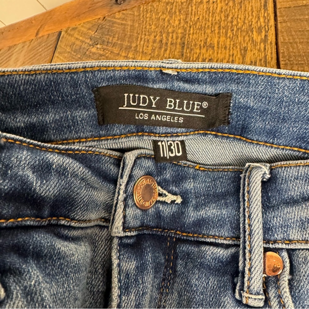 Judy Blue Classic Blue Slim Boot Denim Jeans with Frayed Hem - Picture 2 of 7